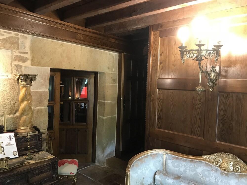 Palacio De Trasvilla Escobedo Zewnętrze zdjęcie